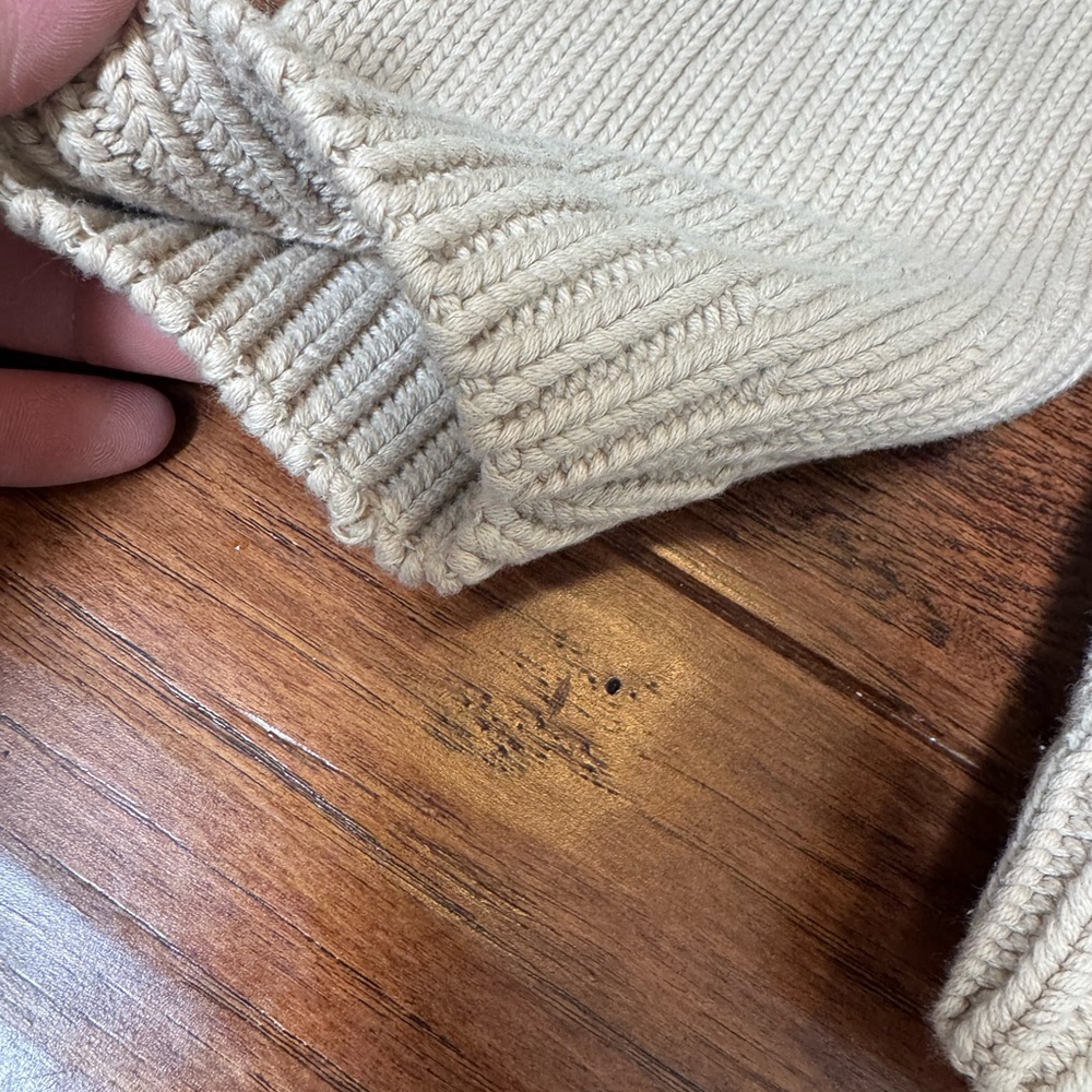 Cozy Cream Turtleneck Vintage Sweater - Picture 6 of 9